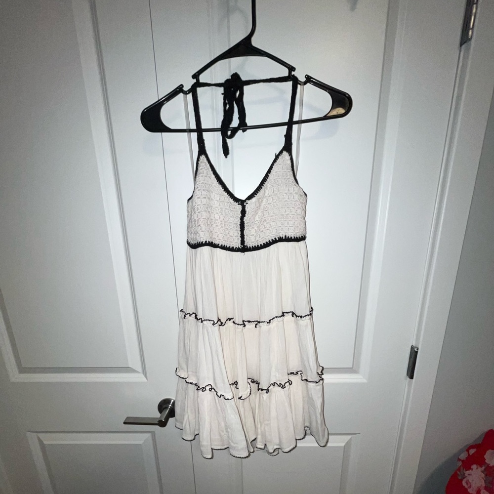 American eagle crochet halter dress (black and white XS) never worn